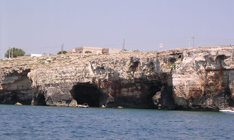 caves of tre porte